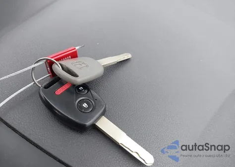 2012 Honda Odyssey Lx z USA, uszkodzony, nr VIN 5FNRL5H20CB145689